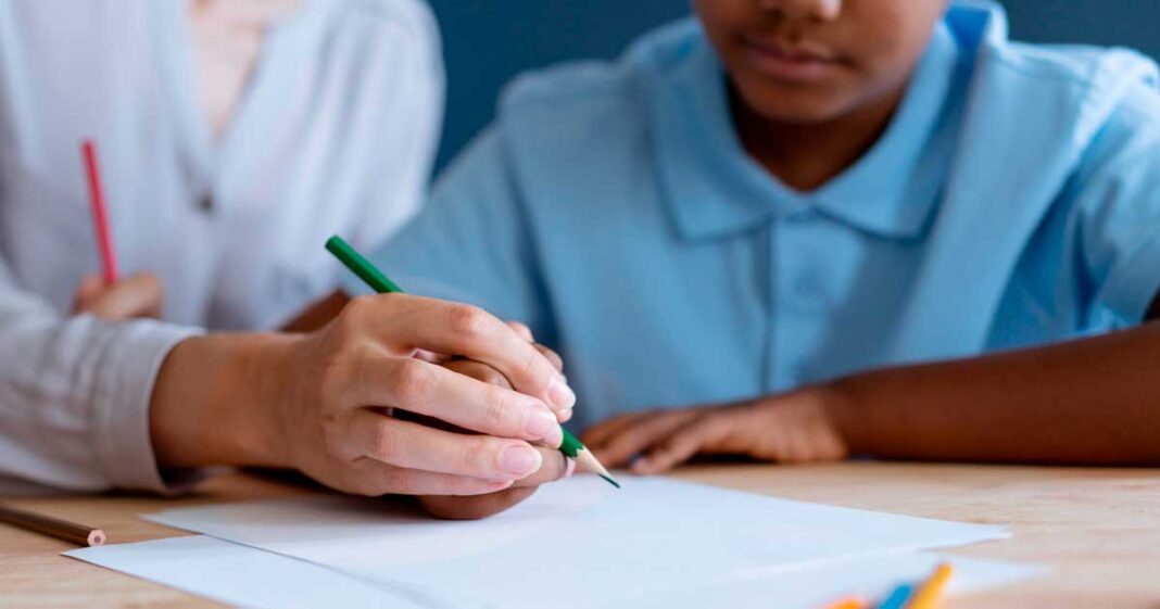 Prefeitura de Araraquara Abre Concurso Público 004/2024 Voltado para Profissionais da Educação